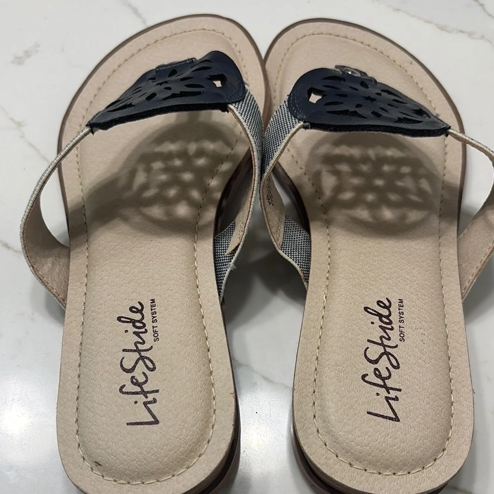 Life Stride Women's Black and Cream Sandals